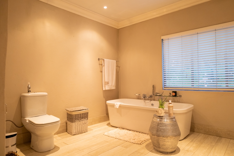 7 Bedroom Property for Sale in Mullersrust Free State